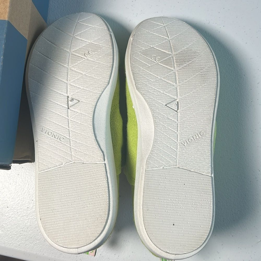 Vionic Pismo Sneaker Shoes - Picture 8 of 8